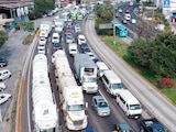Una caravana de transportistas bloqueó ayer la autopista México-Pachuca.