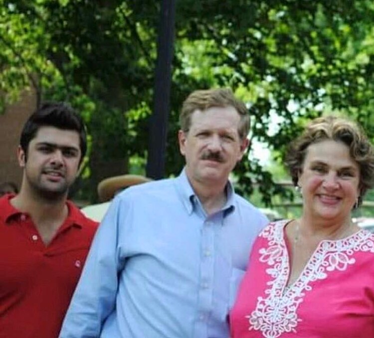 En junio de 2018 felicitó por su cumpleaños a su séptimo hijo Luis Andrés con una foto en la que también está su esposa.