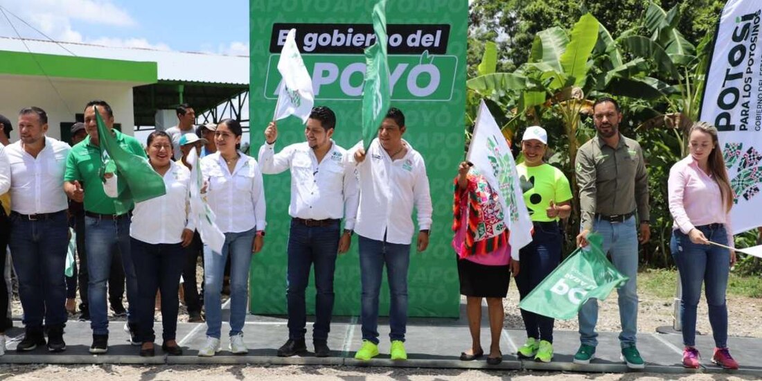 Ricardo Gallardo arranca construcción de camino rural Xilitla–Apetzco–Ahuayo–Tlamaya.