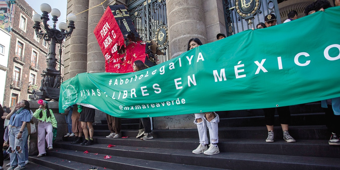 En noviembre de 2025, La Razón dio a conocer el caso de Liliana, quien fue criminalizada por un aborto espontáneo. En la imagen, una protesta afuera del Congreso, en abril pasado.