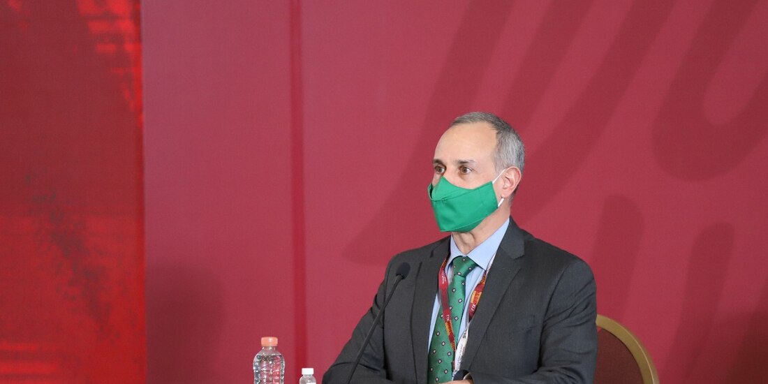 El pasado 17 de julio, López-Gatell también utilizó este equipo de protección personal durante la conferencia que se realizó en el estado de Chiapas.