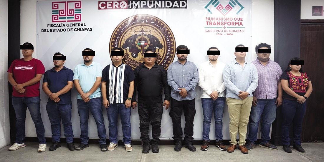 LAS PERSONAS aprehendidas ayer, presentadas ante la opinión pública.