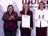 Clara Luz Flores (centro, der.) fue designada coordinadora de la Defensa de la Transformación en Nuevo León.