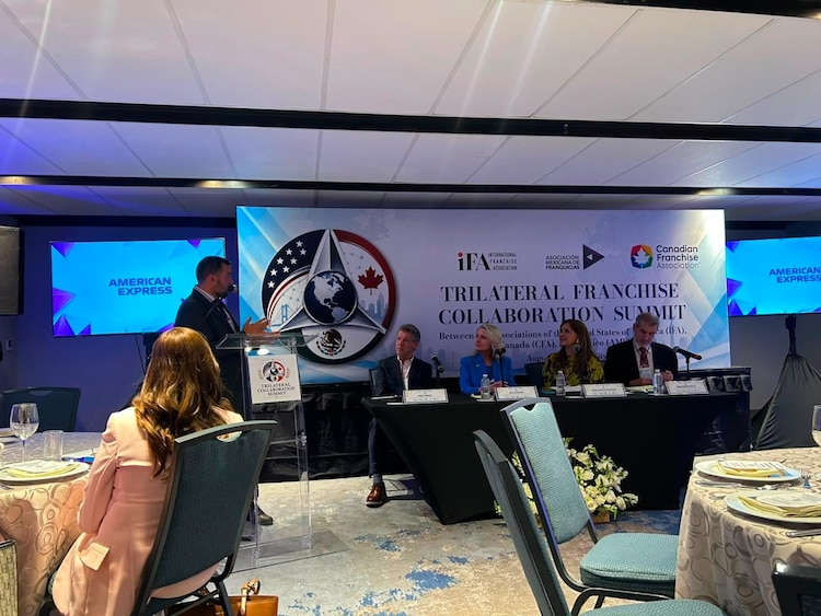 Aguascalientes consolida programas de financiamiento para apoyar la transformación de negocios locales en franquicias.
