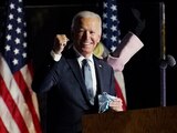 Joe Biden habla con sus partidarios el 4 de noviembre de 2020 en Wilmington, Delaware.