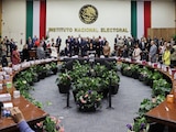 Consejeros del INE, durante sesión extraordinaria