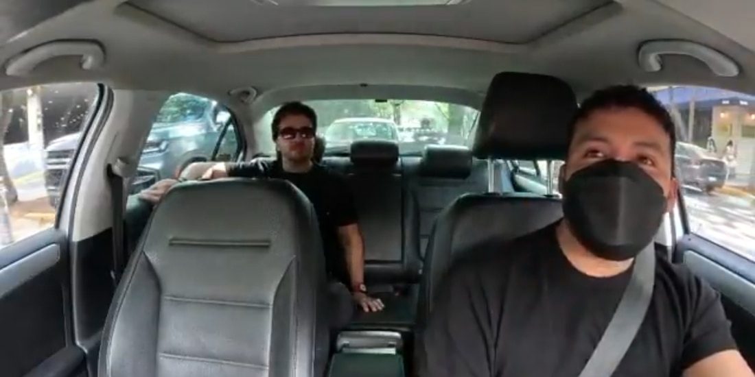 Luis Fonsi se sube a taxi en CDMX