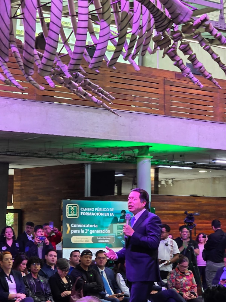 Mario Delgado destacó la necesidad de actualizar las habilidades profesionales ante los cambios acelerados del mercado laboral.