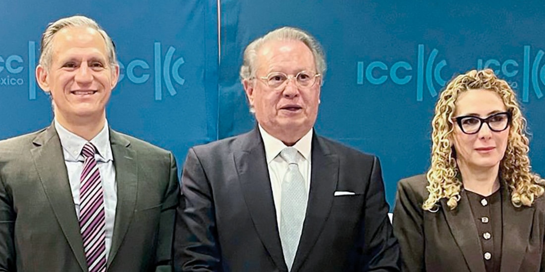 Directivos de la ICC, ayer al término de la conferencia de prensa.