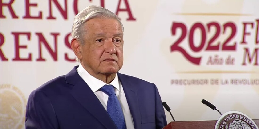 AMLO mencionó que hay un déficit de médicos generales fuera de las ciudades.