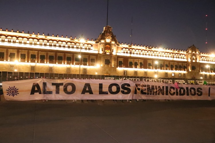 Alto a los feminicidios.