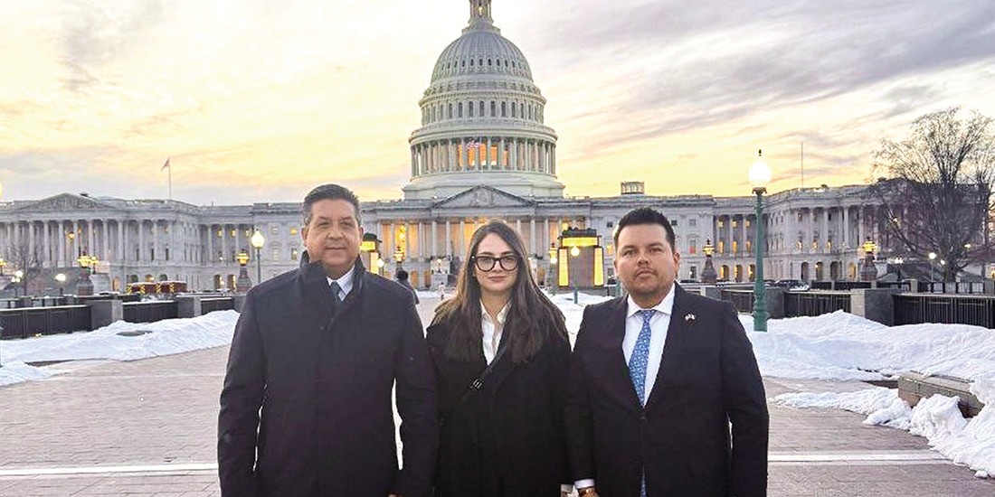 Francisco García, Tania Larios y Raúl Torres, en EU, el 5 de febrero.