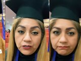 Una mamá de 50 años se graduó, pero nadie asistió.