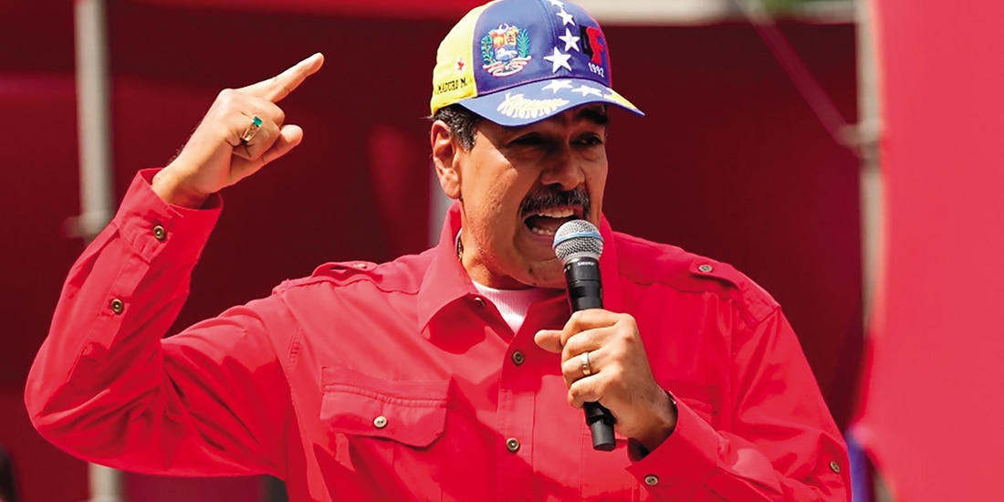 El juez también determinó que Maduro cometió “actos de terrorismo internacional” y que las víctimas fueron sometidas a secuestro, tortura y detención arbitraria.