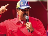 El juez también determinó que Maduro cometió “actos de terrorismo internacional” y que las víctimas fueron sometidas a secuestro, tortura y detención arbitraria.