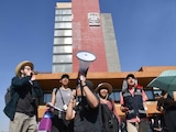 Aspecto de una marcha de estudiantes frente a Ciudad Universitaria.
