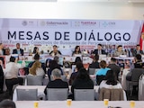 Encuentro realizado entre autoridades estatales y federales, reunidas hoy en Tlaxcala.