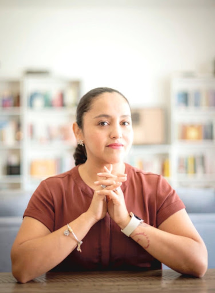 La traductora, docente, narradora y crítica literaria Nora de la Cruz