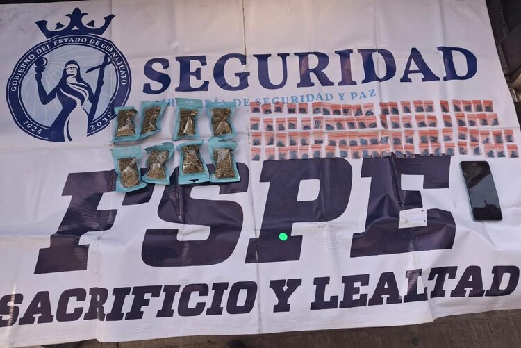 La Secretaría de Seguridad y Paz aseguró 2 mil 208 dosis de presuntas drogas