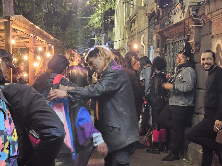 Juguetes y otros artículos recolectados para la entrega de hoy.