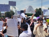 Aspirantes a la UNAM se manifiestan contra la aplicación del examen de control; bloquean Insurgentes Sur.
