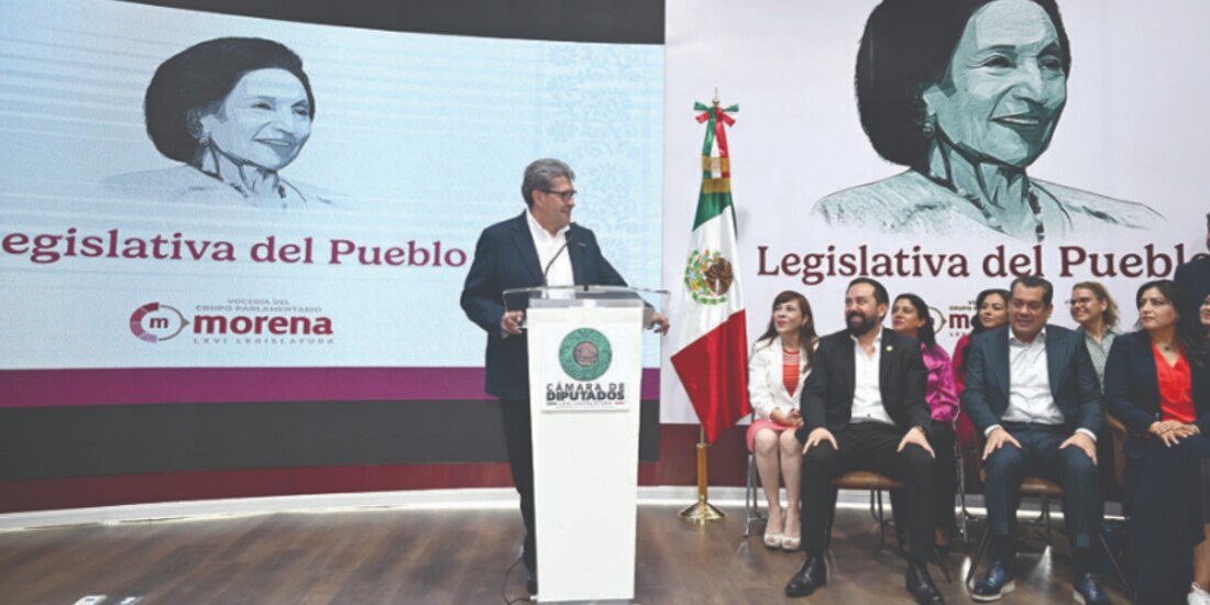 Los diputados Ricardo Monreal (c.), a su izquierda, Arturo Ávila y Sergio Gutiérrez Luna, ayer.