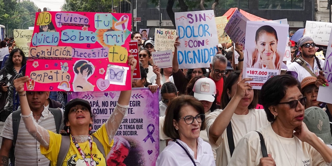Manifestación por el derecho a la muerte digna, en la Ciudad de México.