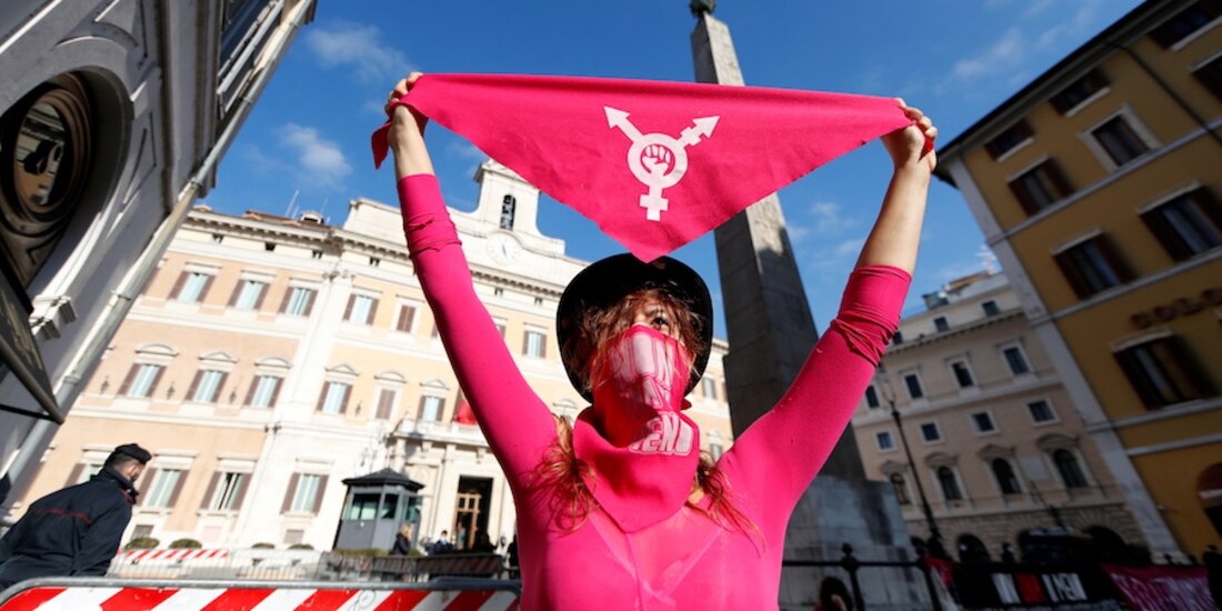 Italia. Protestas por el mundo para poner fin a la violencia contra la mujer.