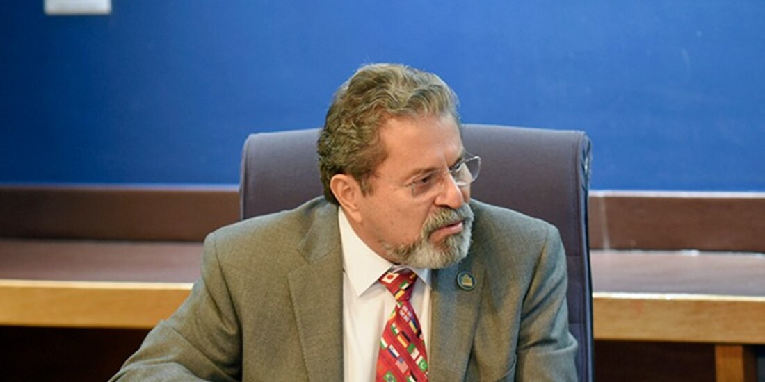 El nuevo director del Aeropuerto Internacional de la Ciudad de México (AICM), Carlos Velázquez Tiscareño, durante una ruenión con representantes de la industria aérea.