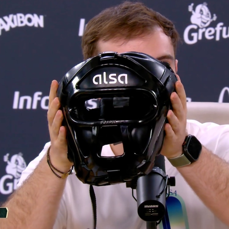 El casco de Roro para La Velada del Año VI