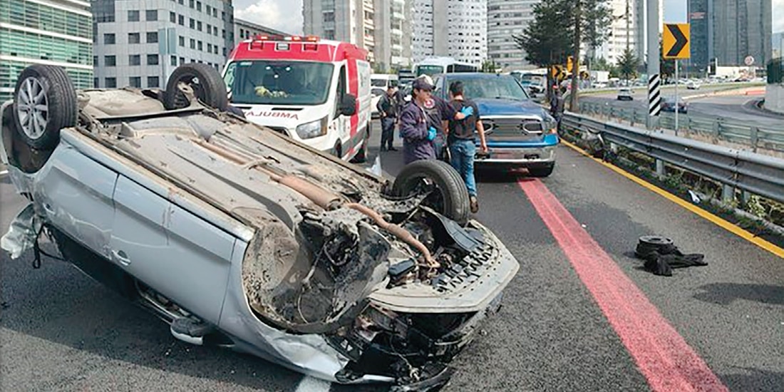 ASPECTO de una volcadura en Cuajimalpa en el kilómetro 17 de la autopista México-Toluca, el pasado 10 de agosto.