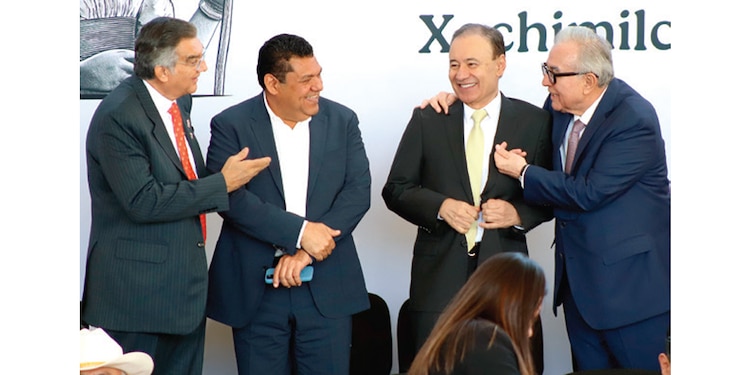 AMÉRICO VILLARREAL y Alfonso Durazo (1.o y 3.o de izq. a der.), en noviembre de 2024.