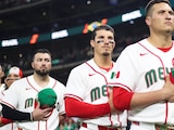 Jugadores de la Selección Mexicana antes de un juego en el Clásico Mundial de Beisbol