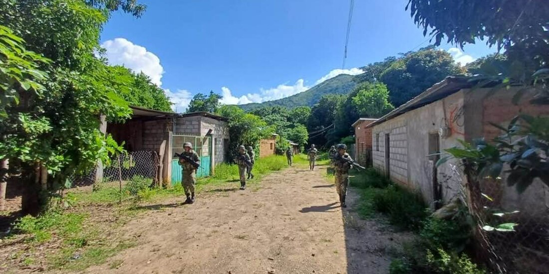 La Secretaría de la Defensa Nacional y Guardia Nacional realizaron el despliegue de efectivos en Chiapas.