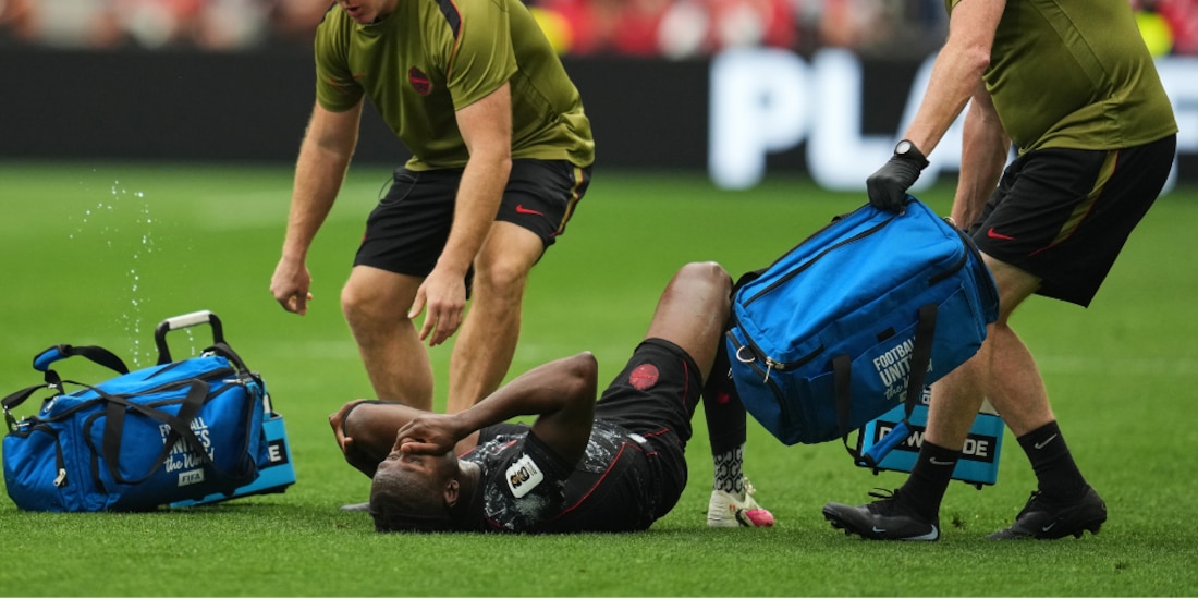 Ismael Koné sufre lesión de tibia.