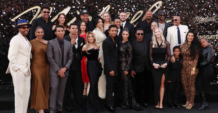 Algunos miembros de la familia Jackson durante el estreno de la película "Michael" en Los Ángeles