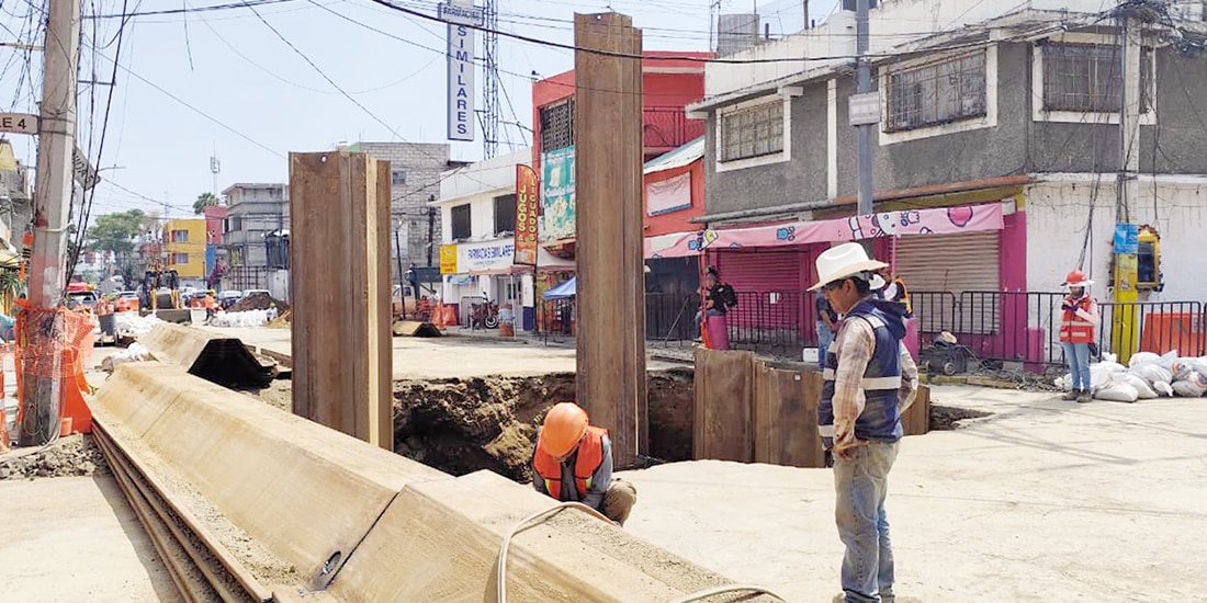 Trabajos de reparación del socavón en Iztapalapa.
