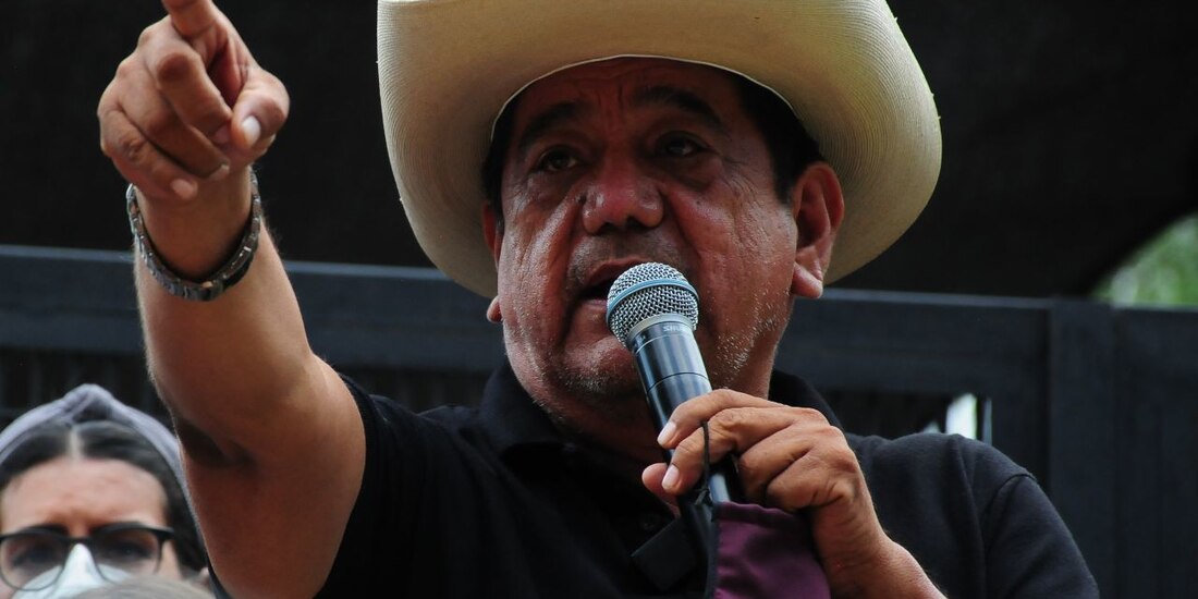 "Con la cabeza fría y el corazón caliente. ¡Hay toro!", agregó el senador con licencia, Félix Salgado Macedonio.