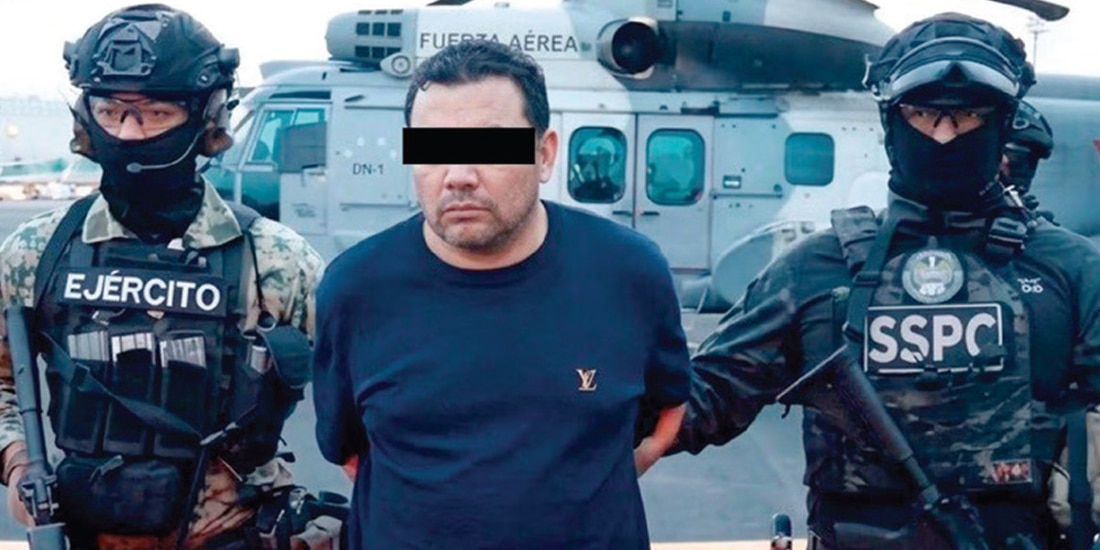FUERZAS FEDERALES custodian al R1 luego de su detención el
jueves 30 de julio de 2026 en Jalisco. Lo vinculan al asesinato del edil
de Uruapan, Carlos Manzo, asesinado el 1 de noviembre de 2025.