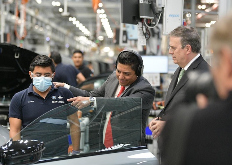 Ricardo Gallardo, gobernador de San Luis Potosí, junto al canciller Marcelo Ebrard.