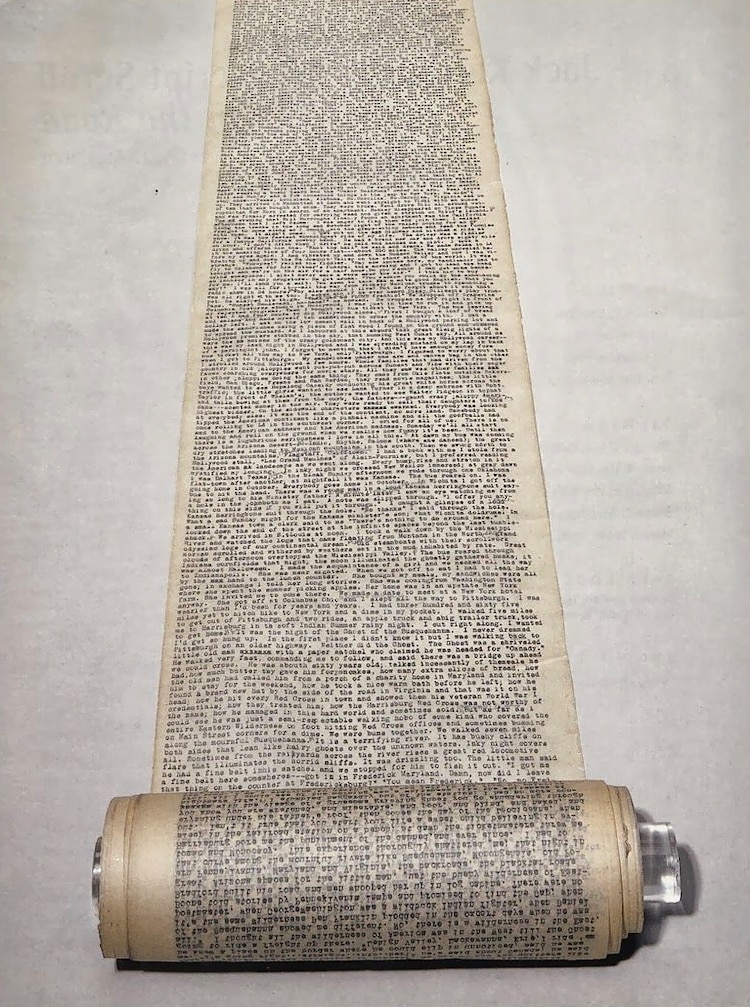 El rollo original en mecanuscrito de En el camino.