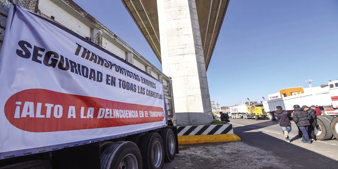 Debido a la ola de violencia, asaltos y asesinatos de operadores, diversos gremios han organizado paros nacionales y bloqueos en distintos estados.