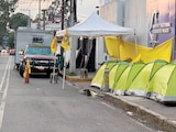 Campamento de perredistas afuera de las instalaciones del IECM, este fin de semana.