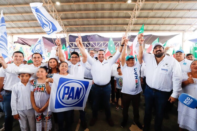Renán Barrera inicia recorrido de campaña en Tahdziú