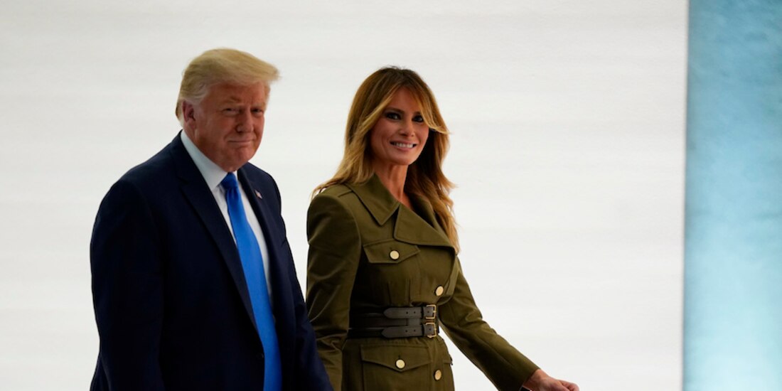 El presidente y su esposa abandonan el Rose Garden, ayer.