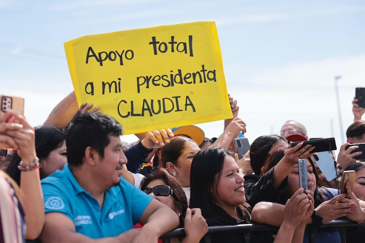 Durante la entrega de casas en Juárez, la mandataria destacó que el acceso a la vivienda es un derecho social, no un privilegio.