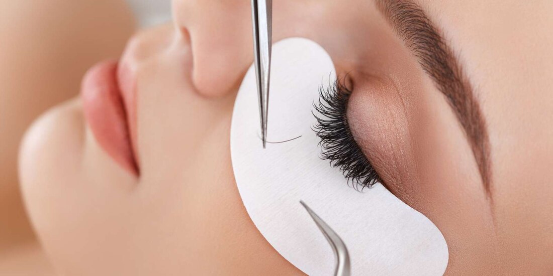 Las extensiones para pestañas podrían ser dañinas para tu salud.