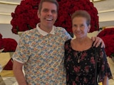 Perez Hilton y su mamá, en mayo de 2026