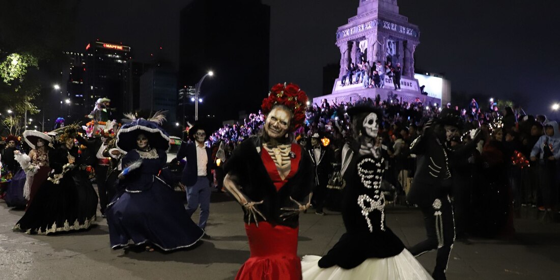 Procesión de Catrinas