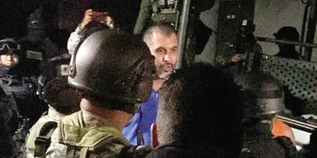 René Valencia es asistido por elementos de la Defensa, el 11 de enero.